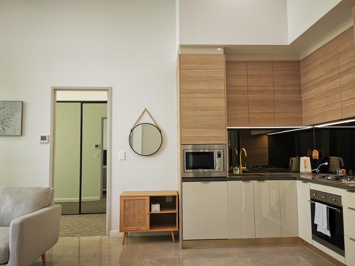 Surfers Paradise New Beachfront Apartments Gold Coast Exterior photo