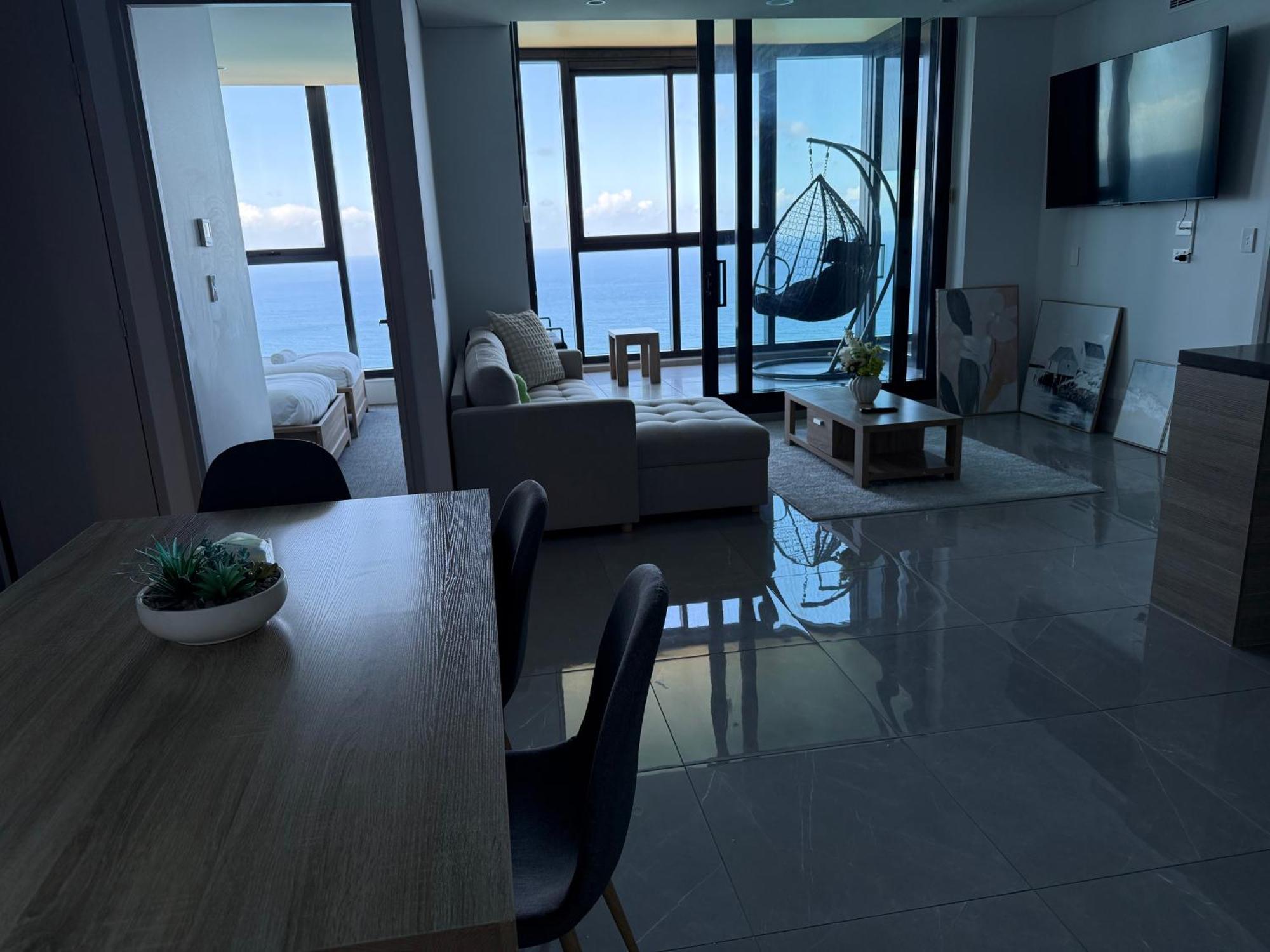 Surfers Paradise New Beachfront Apartments Gold Coast Exterior photo